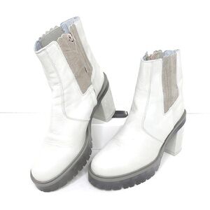 Free people ivory leather Chelsea boots